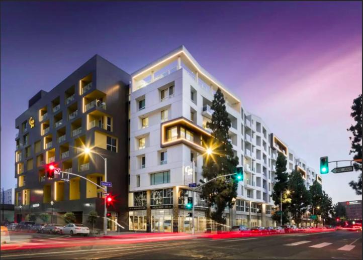 L.A.Hill 1BR Apartment Main image 1